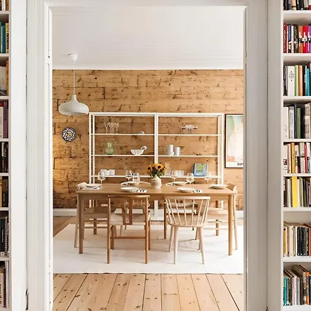 Prime Location - Charming